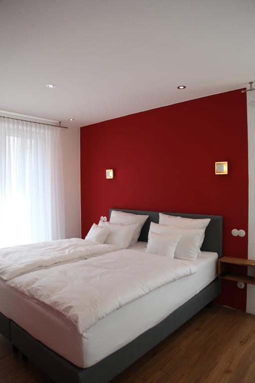 Luisenhof Hotell Geisfeld  Rum bild